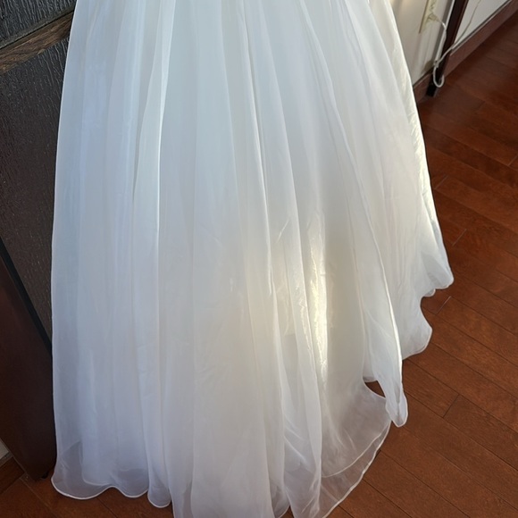 Mac Duggal Elegant Strapless White and rhinestone strapless size 2 - Picture 10 of 13